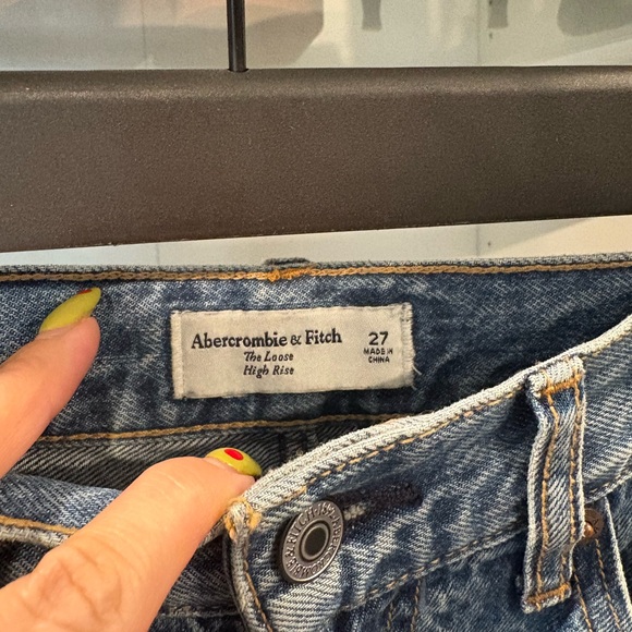 Abercrombie & Fitch High Rise Loose - Picture 4 of 4